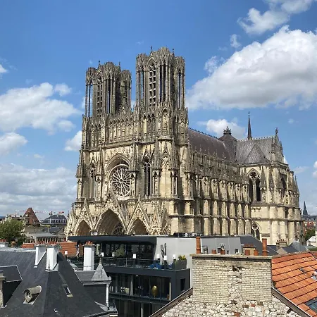 Duplex Hammam Au Pied De La Cathedrale Avec Vue Apartment Reims